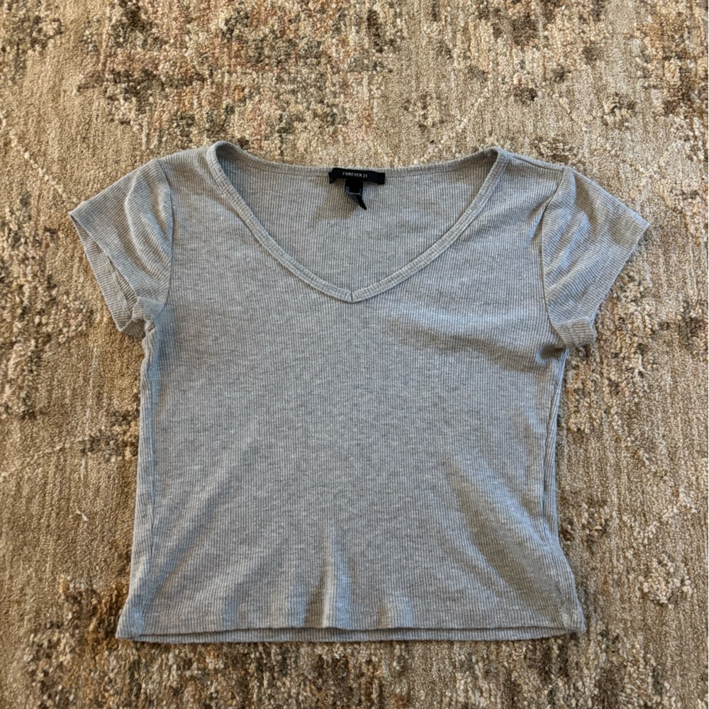 Forever 21 Light Gray V-Neck Short Sleeve Top